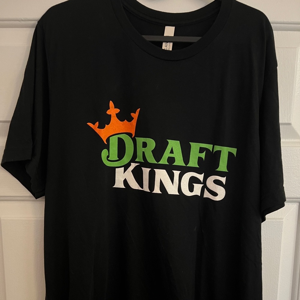 Draftkings black XL shirt